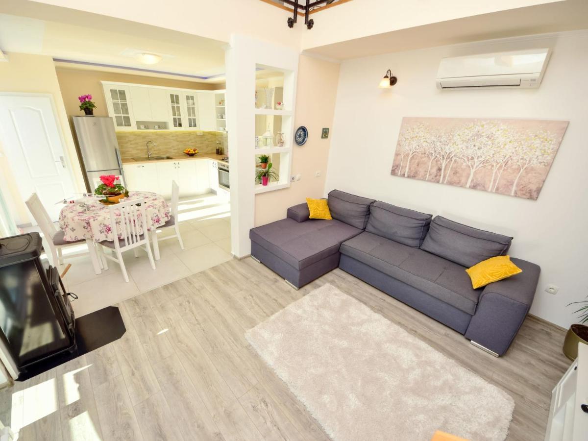 Holiday Home Lara Omiš Exterior foto